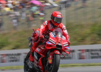 Sept couronnes, une boite de Kleenex et la routine du miracle