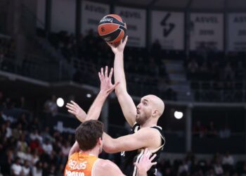 Asvel perdu sur les planches, Valence repart avec 80 et un sourire mesuré