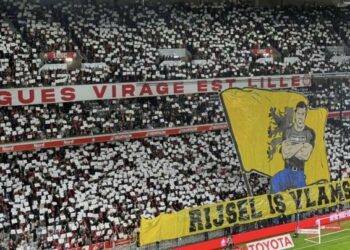 Un tifo historique dérange